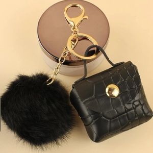 Key chain bag: bag can fit ear pods